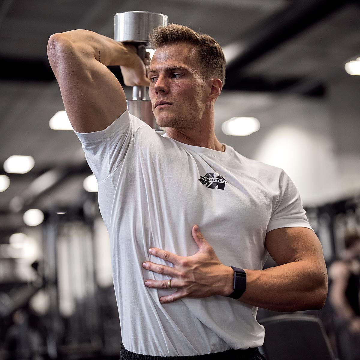 One arm overhead tricep extension